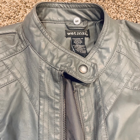 Gray Leather Jacket - Picture 5 of 6